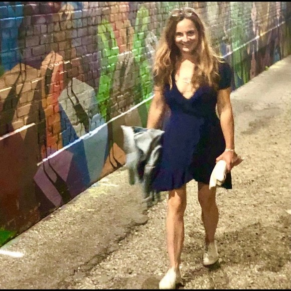 Meet your Posher, Lisa - Picture 2 of 6